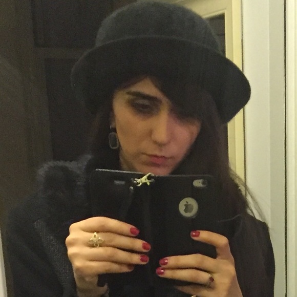 Meet your Posher, Leily - Picture 4 of 5